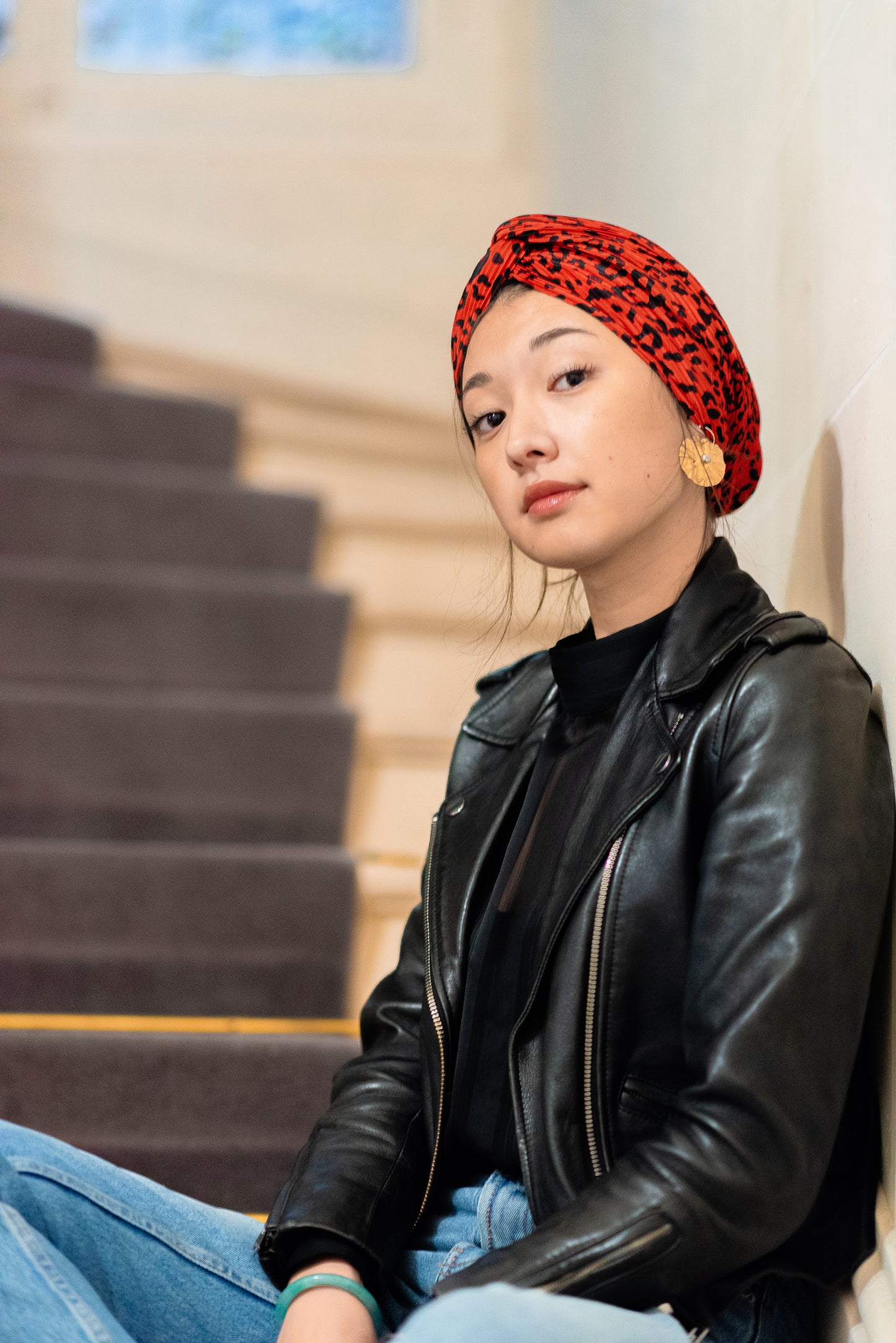 Turban léopard rouge et noir.